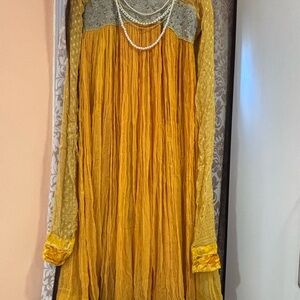 Pakistani/induanElegant Yellow Long Sleeve Dress